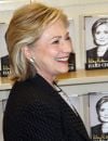 Hillary Clinton dédicace son livre "Hard Choices" à Los Angeles le 19 juin 2014.