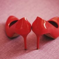 Les talons hauts sont-ils en train de détruire les femmes ?