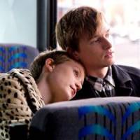 Gus Van Sant dirige Mia Wasikowska et Henry Hopper dans « Restless » 