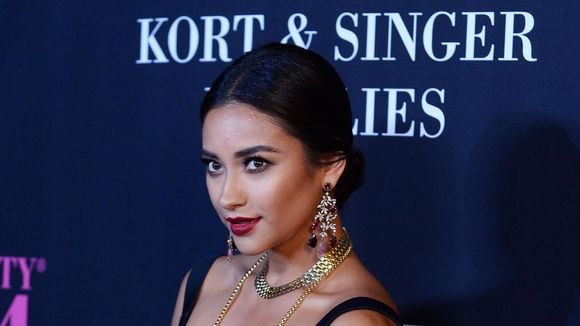 Pretty Little Liars : Shay Mitchell ne compte pas faire comme Nina Dobrev