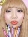 La YouTubeuse Promise Phan présente son tutoriel beauté pour fabriquer des rouges à lèvres avec des Crayola.