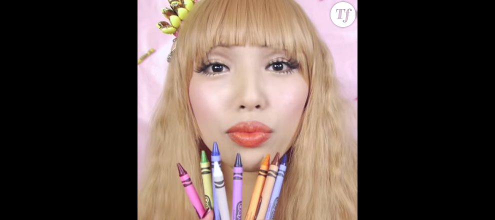 La YouTubeuse Promise Phan présente son tutoriel beauté pour fabriquer des rouges à lèvres avec des Crayola.
