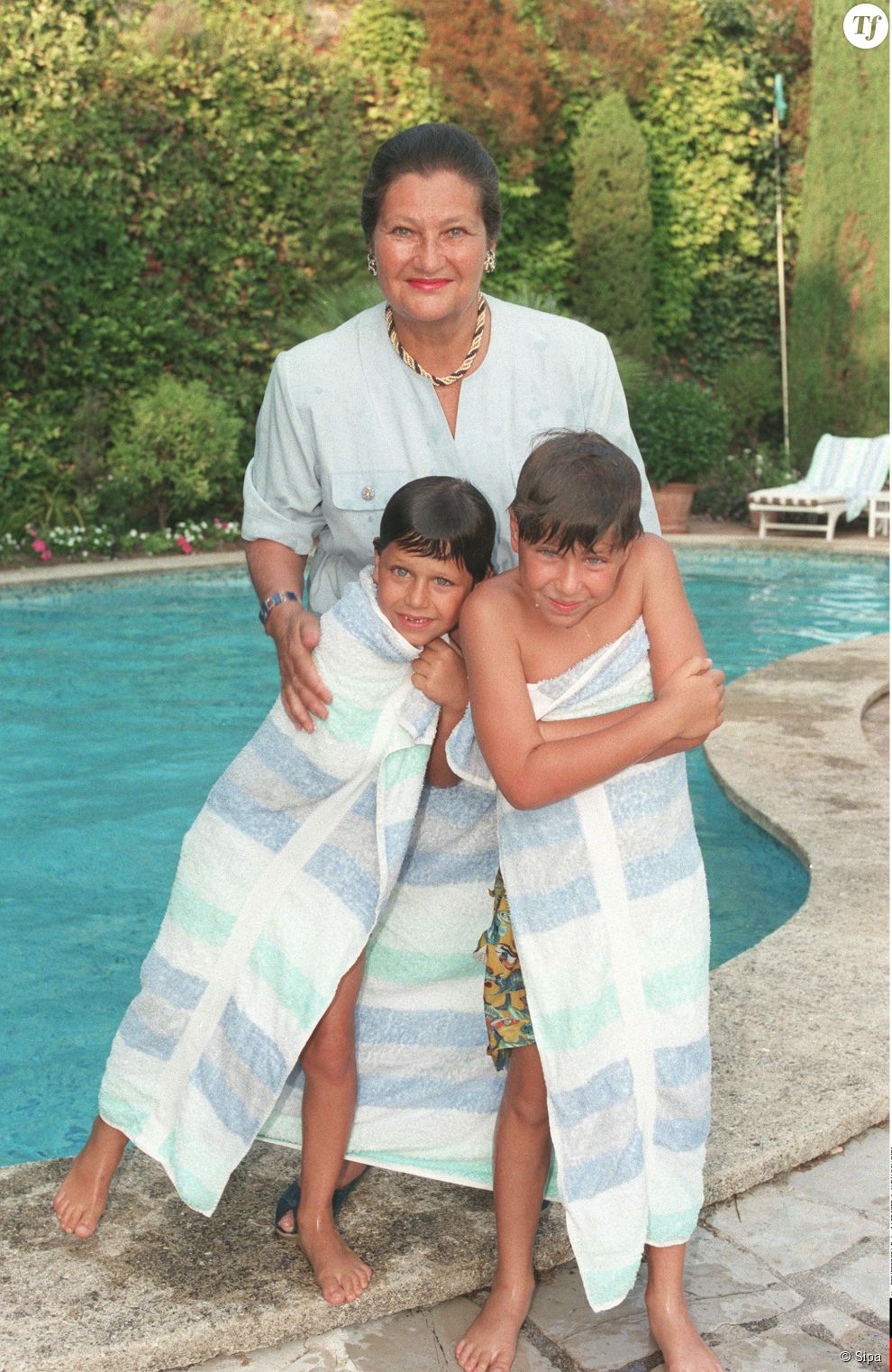 Simone Veil avec ses petits-enfants.