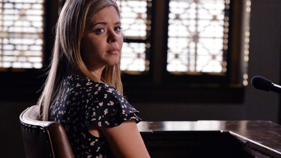 Pretty Little Liars saison 6 : Sasha Pieterse donne un indice sur l'identité de "A"