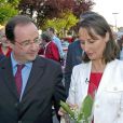 François Hollande et Ségolène Royal en campagne pour le "Oui" au référendum sur le projet de Constitution européenne, en 2005.