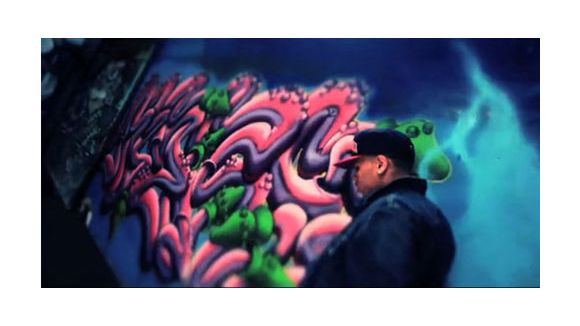 Chris Brown tombe sur scène – Vidéo