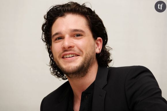 Kit Harington coupera-t-il ses boucles comme l'exige ses fans ?