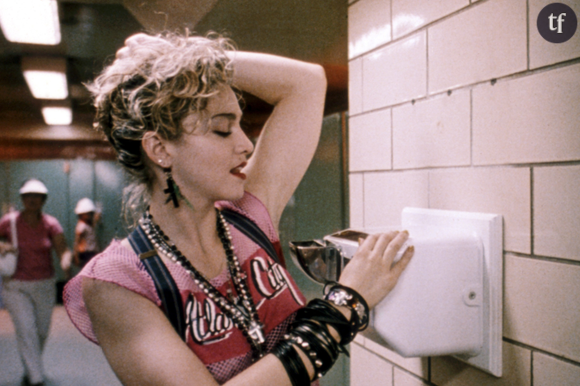Madonna n'en peut plus de cette chaleur dans "Recherche Susan désespérément"