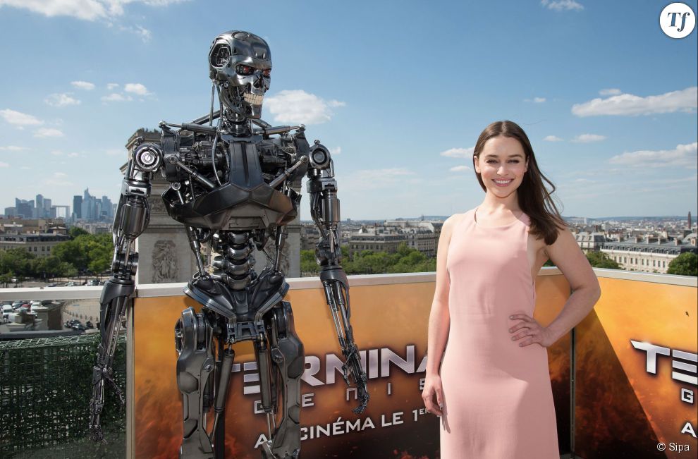 Emilia Clarke fait la promotion de Terminator : Genysis à Paris