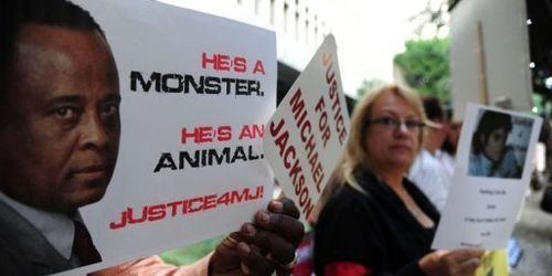 Michael Jackson : Suivre le procès du Dr Murray sur Twitter