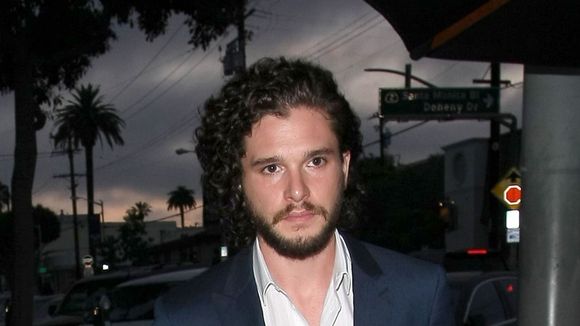 Jon Snow : Kit Harington se rêve en James Bond