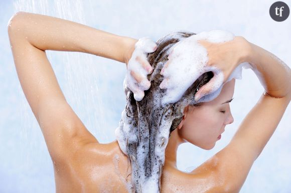 Le Low-poo, c'est la nouvelle technique tendance pour se laver les cheveux.