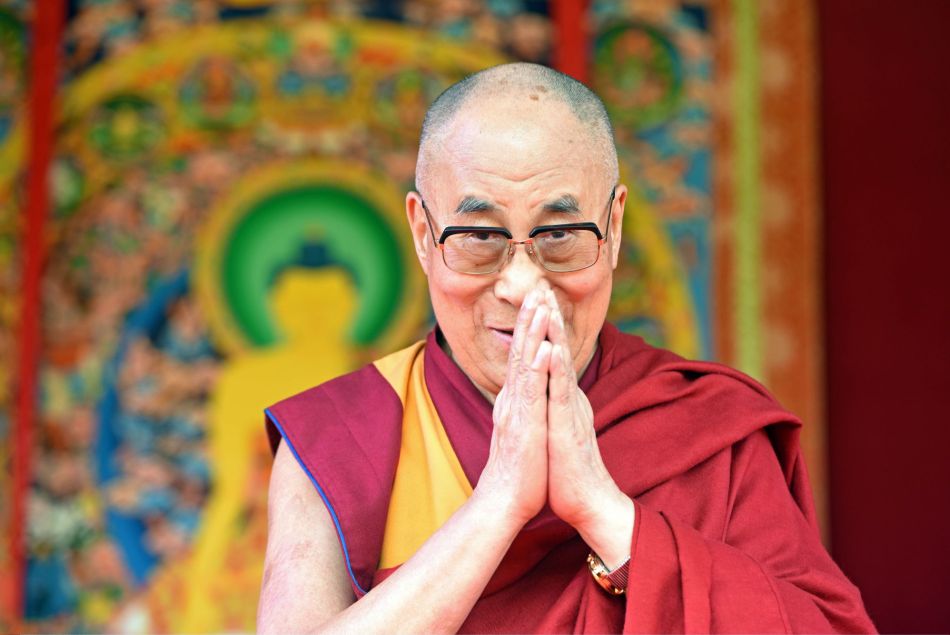 Une femme doit être belle sinon, elle ne sert à rien : la sortie consternante du Dalaï lama