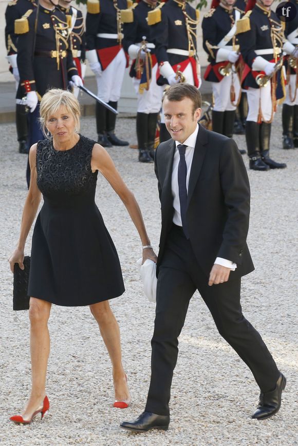 Emmanuel Macron et sa femme Brigitte Trogneux - Le roi Felipe VI et la reine Letizia d'Espagne, reçus par François Hollande, président de la République française, pour un dîner d' Etat au Palais de l'Elysée à Paris le 2 juin 2015. 