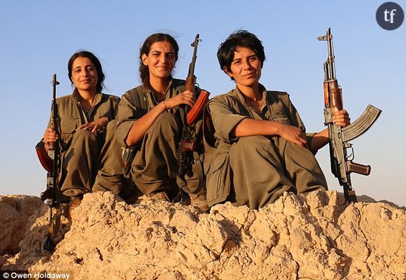 De gauche à droite, Raparin, Roza et Deijly se battent contre l'Etat Islamique dans le nord de l'Irak.