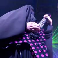 Gisele Marie Rocha : qui est cette guitariste de heavy metal qui porte le niqab ?