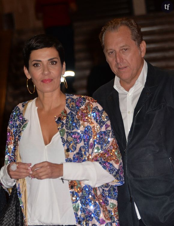  Info - Cristina Cordula officialise avec son compagnon - Cristina Cordula et son compagnon Frédéric Cassin - Soirée de lancement d'Octobre Rose (le mois de lutte contre le cancer du sein) au Palais Chaillot à Paris le 28 septembre 2015. Lors de cette soirée prestigieuse, les équipes de l'association "Le cancer du sein, Parlons-en!" et les dirigeants du groupe Estée Lauder illumineront la Tour Eiffel en rose. 