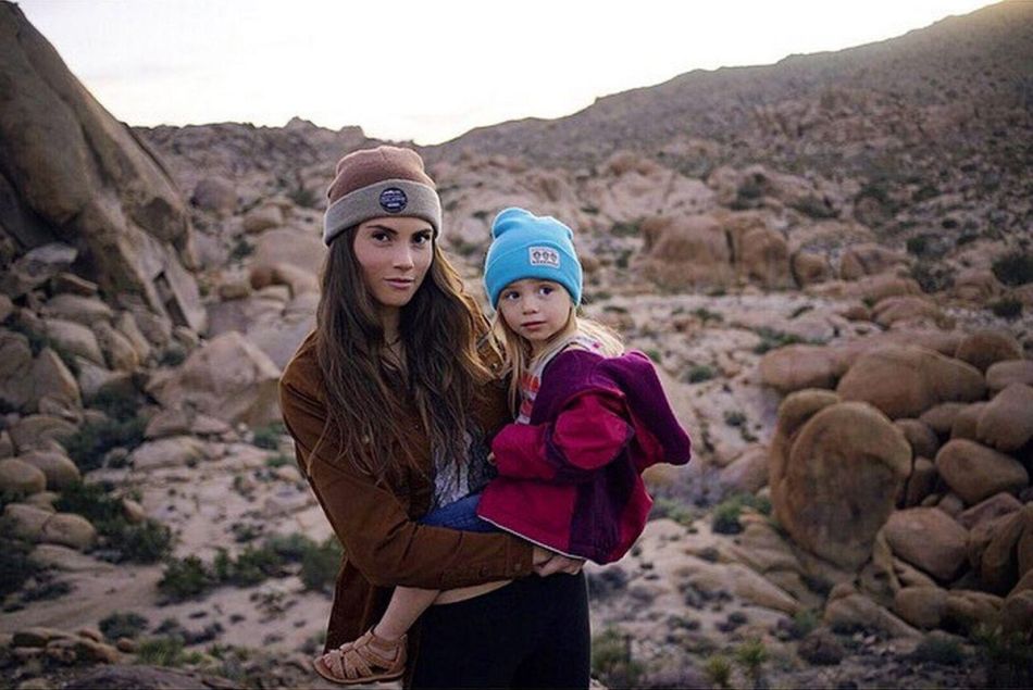 Born Wild Project : cette super maman explore la nature avec son bambin sur le dos