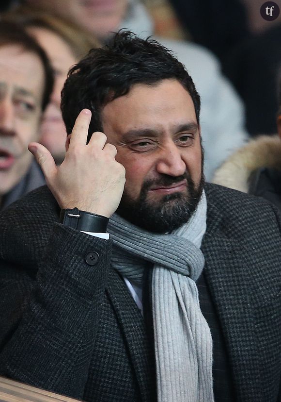  Cyril Hanouna - People lors du match de Ligue 1 Psg-Lyon lors de la 18e journée au Parc des Princes à Paris, le 13 décembre 2015. 