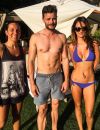 Jamie Dornan en maillot de bain avec des fans à Ibiza, été 2015