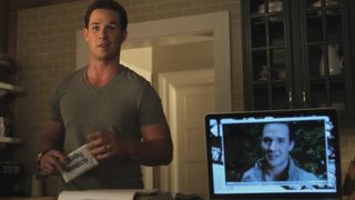 Pretty Little Liars saison 6 : Ian a-t-il un jumeau ? (spoilers)