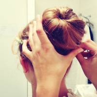 Sock bun ou chignon chaussette : un bun en 3 minutes