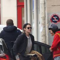 Kristen Stewart : virée romantique à Paris avec sa compagne française Soko (photos)