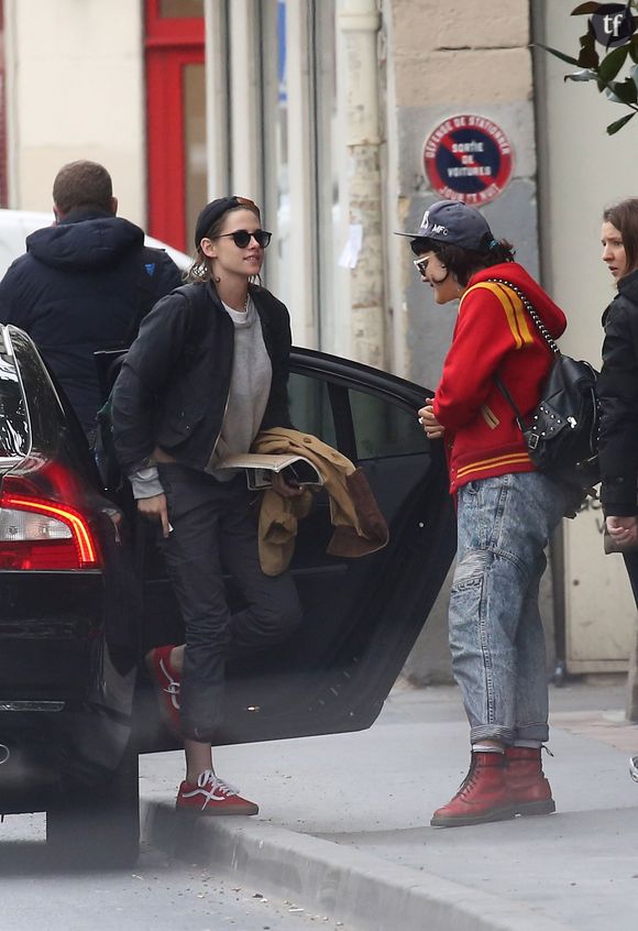 Kristen Stewart et sa compagne la chanteuse Soko à Paris