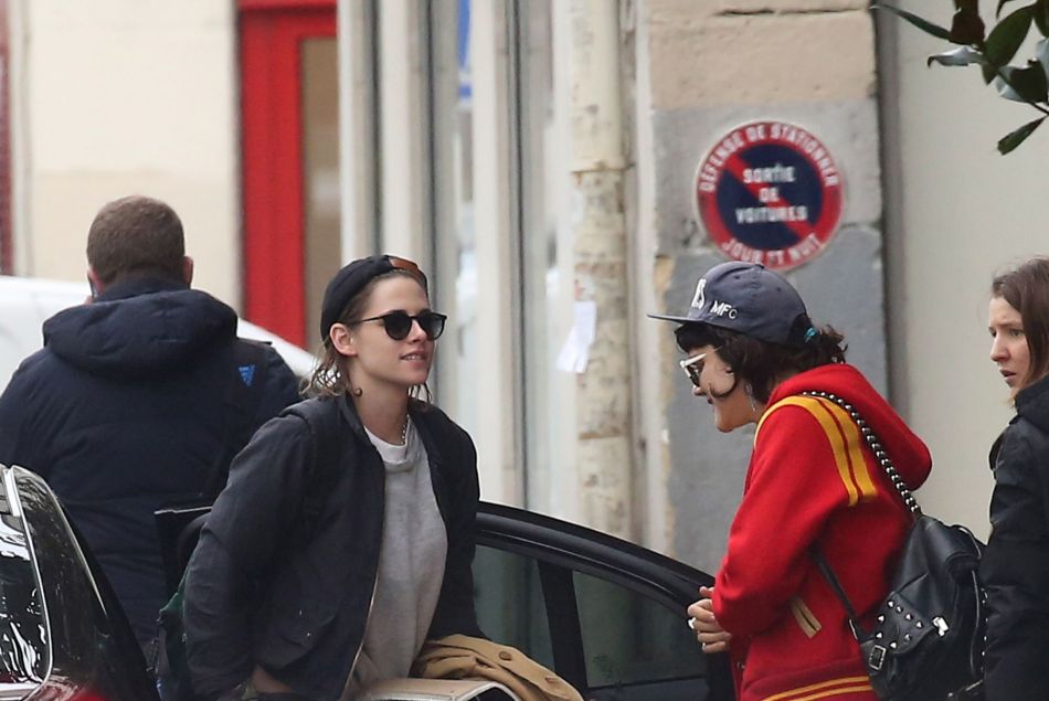 Kristen Stewart et sa compagne la chanteuse Soko à Paris