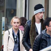 Vanessa Paradis : Lily-Rose en virée amoureuse avec Ash Stymest à Paris ? (photos)