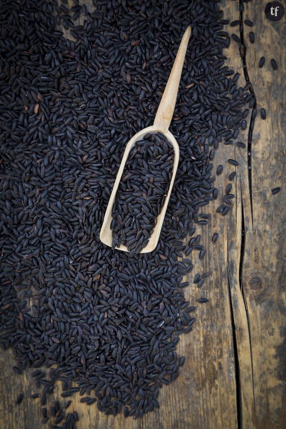 Le riz noir, dont sont extraits les anthocyanines du pain violet