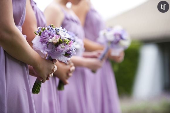 Pourquoi les demoiselles d'honneur portent-elles la même robe ?