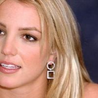Britney Spears très sexy dans « Criminal » - Vidéo Clip