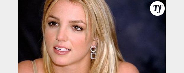 Britney Spears très sexy dans « Criminal » - Vidéo Clip