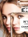 Lily-Rose Depp, la fille de Vanessa Paradis, ambassadrice de la marque Chanel, pose pour la nouvelle campagne Chanel N°5