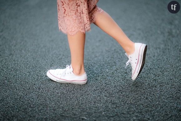 Comment porter les baskets au bureau