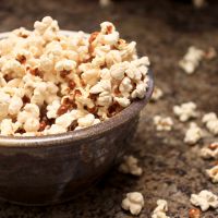 Et si on remplaçait les pâtes par du popcorn au repas ?