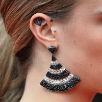 20 petits tatouages d'oreille plus jolis qu'un piercing