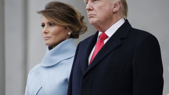 Sad Melania : les internautes veulent porter secours à Melania Trump