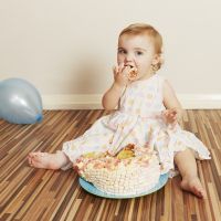 Smash cake : c'est quoi ce gâteau pour bébé et comment le faire ?