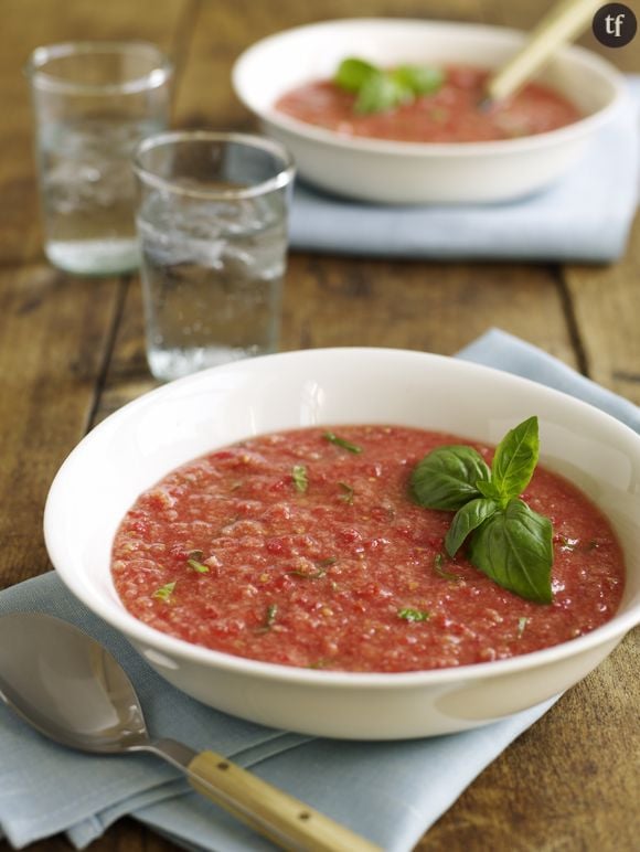 La recette facile du gaspacho au concombre, poivron et basilic 