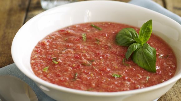 La recette facile du gaspacho au concombre, poivron et basilic