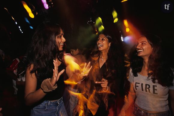 Trois Indiennes dans une Rave Party, Bangalore, Inde.