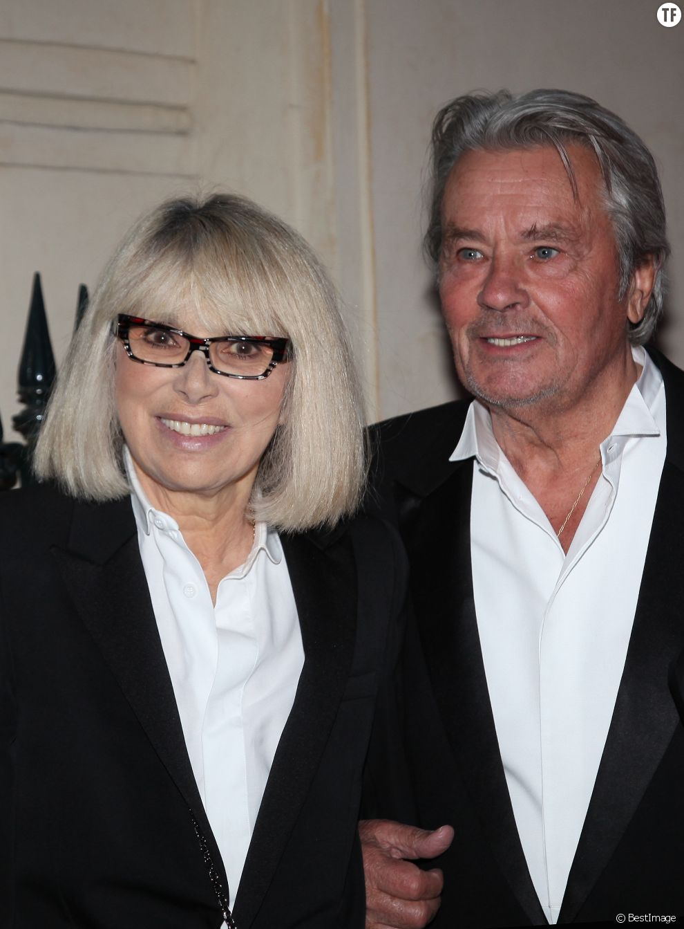  Alain Delon et Mireille Darc lors du gala de l&#039;IFRAD à Paris, France, le 18 Septembre 2013 