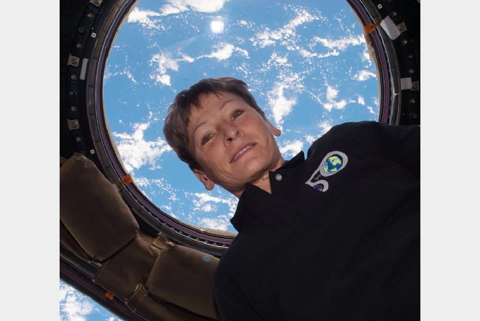L'astronautePeggy Withson à bord de la Station spatiale internationale