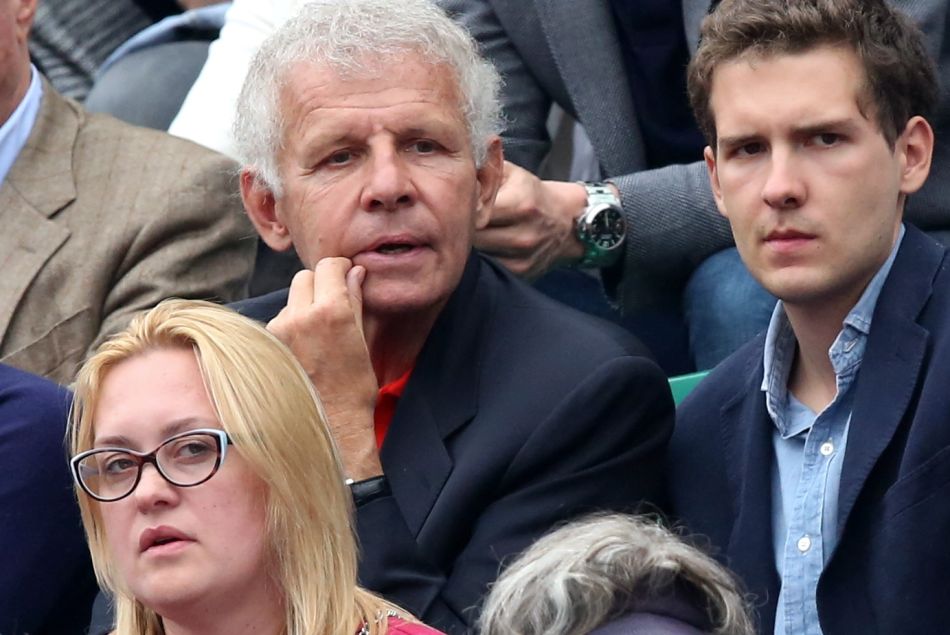 Patrick Poivre d'Arvor et son fils François dans les tribunes de la finale de Roland Garros le 5 juin 2016