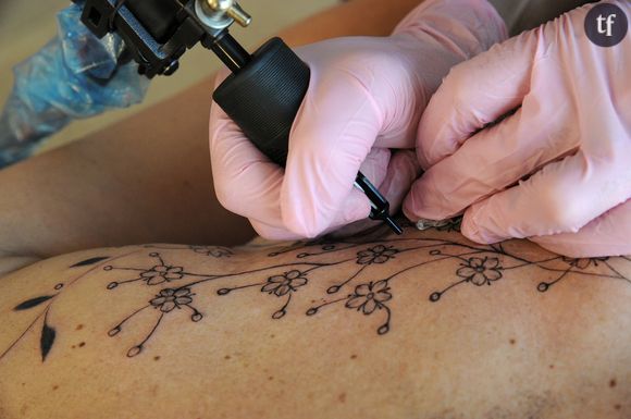 Se faire tatouer pour retrouver sa féminité après un cancer du sein