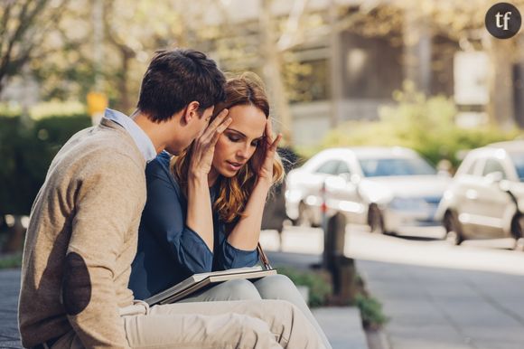 Un couple semble ne pas s'entendre.