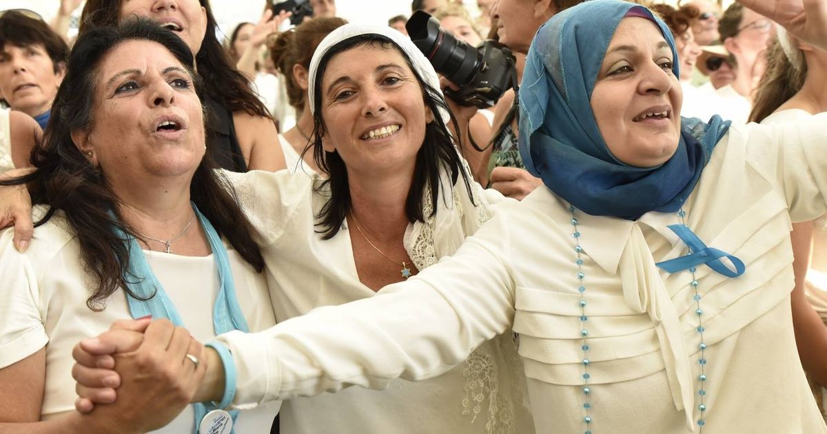 Israéliennes et Palestiniennes marchent ensemble pour la paix - Terrafemina