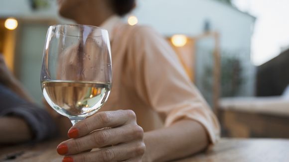 Drunkorexie : ce régime dévastateur qui pousse les femmes à l'alcoolisme